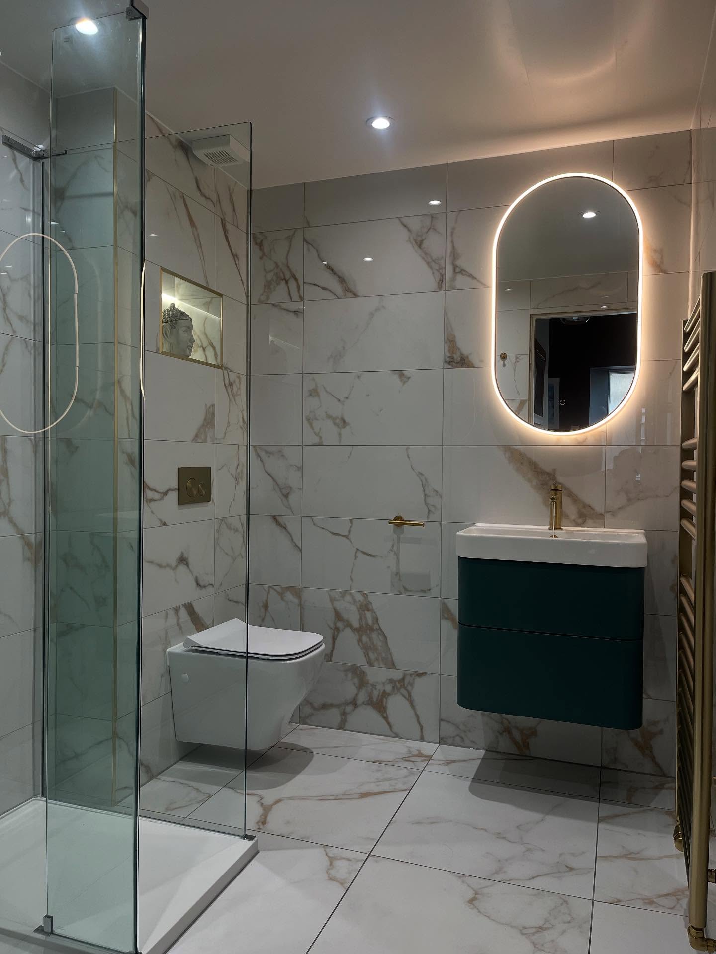 Marble-effect bathroom by CDM Plumbing, Glasgow